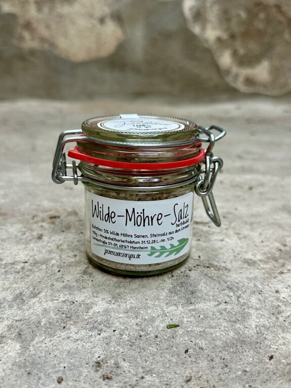 Wilde-Möhre-Salz im Bügelglas.